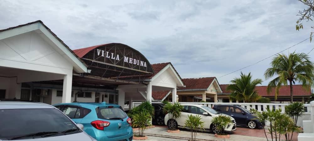 Villa Medina @ Sepang Gold Coast Кампонг Баган Лаланг Екстериор снимка